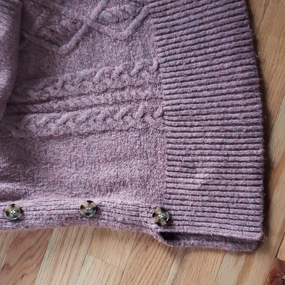 Plus size sweater - Picture 6 of 6